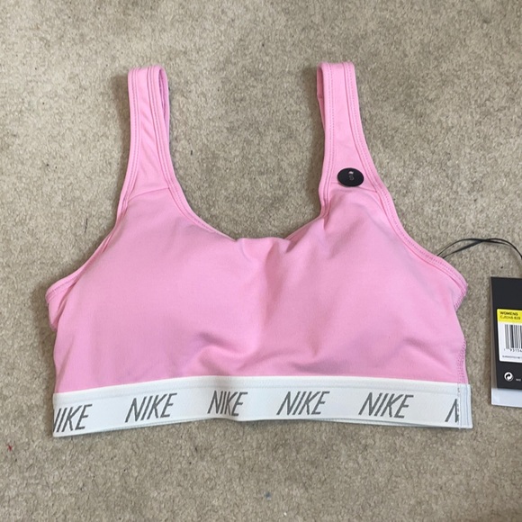 women’s nike bra